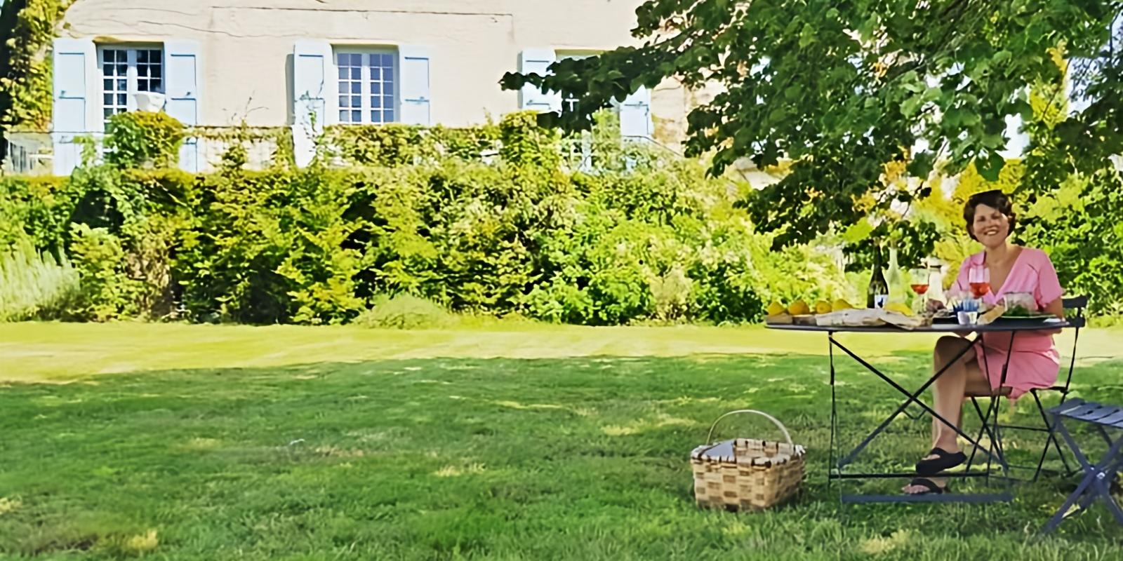 "Conviviality" Picnic Basket 